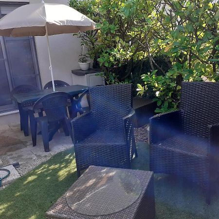T2 Bord De Mer Avec Jardin Et Piscine Saint Aygulf Exterior foto